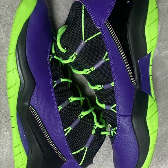 I purchase these from Nike Store they are too small. - Picture 5 of 9